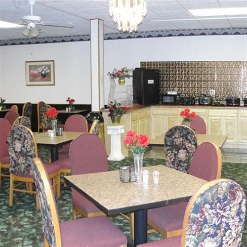 Royal Inn Alcoa Restaurant photo